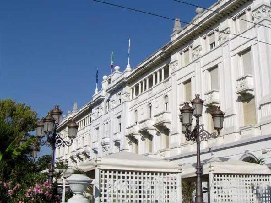 Le Grand Hotel Риччоне Экстерьер фото